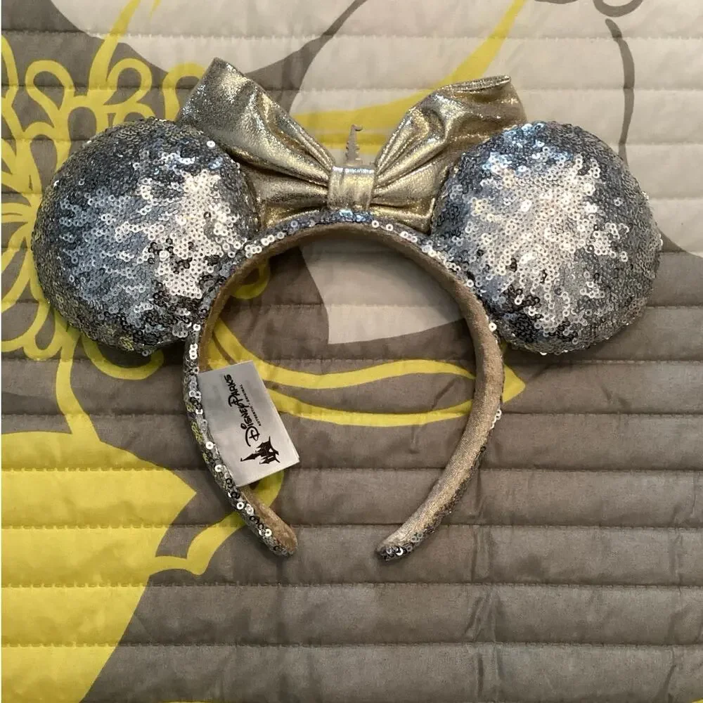 NWOT Disney Parks Castle Jewel Minnie Mouse ear headband silver sequins gold bow